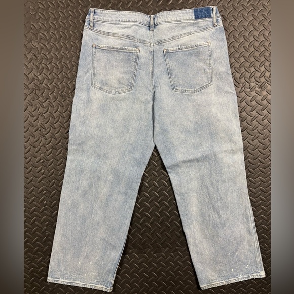 Express Relaxed Straight Low Rise Distressed Jeans Size 14S Light Wash - Picture 9 of 10